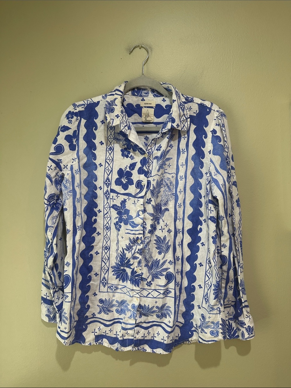 🎆Joie White Button-Down Shirt with Blue Floral Print